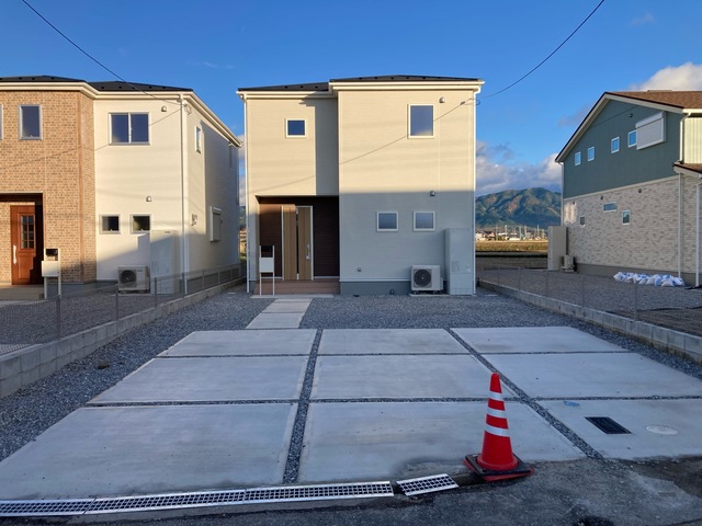 愛知郡愛荘町栗田 ２号棟